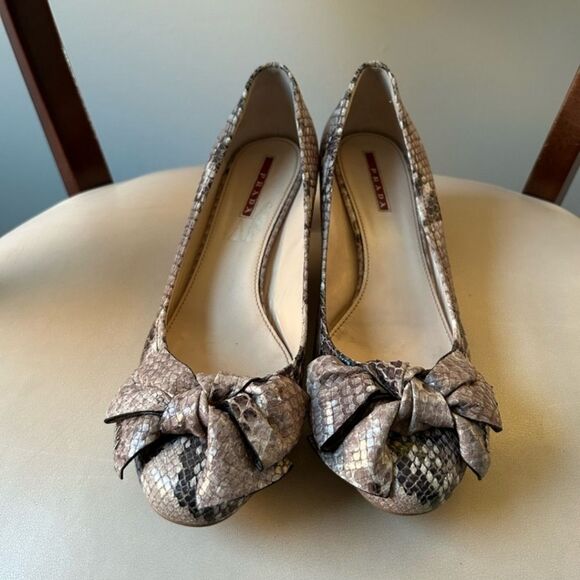 Prada  - Picture 2 of 12